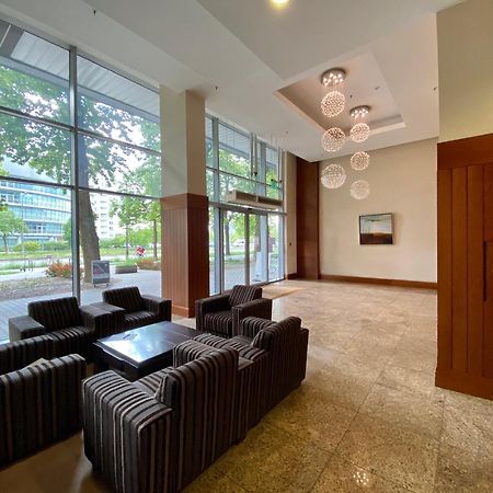 Two Rooms Apartment Triton Park Варшава Экстерьер фото