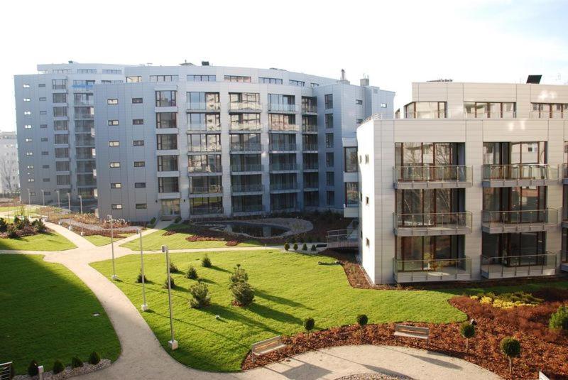 Two Rooms Apartment Triton Park Варшава Экстерьер фото