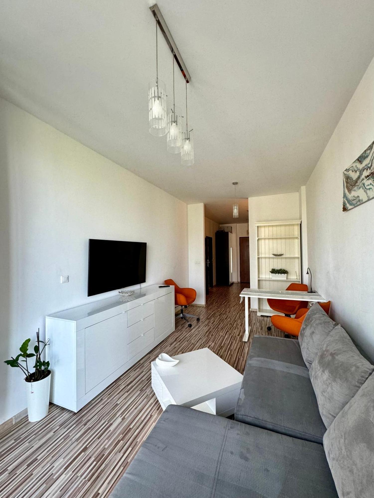 Two Rooms Apartment Triton Park Варшава Экстерьер фото