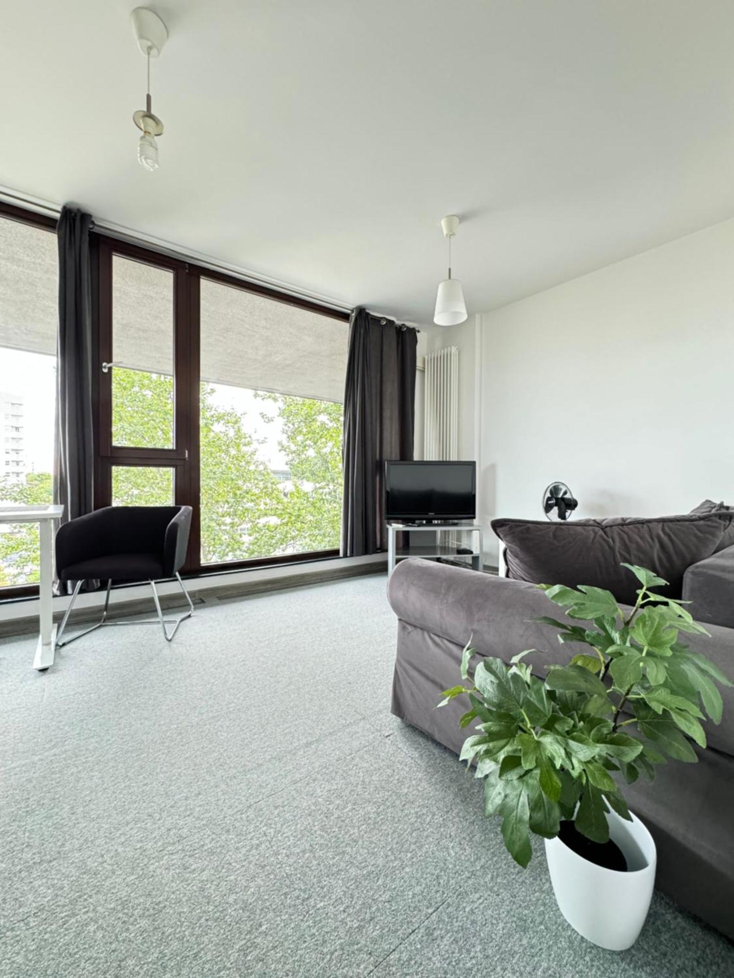 Two Rooms Apartment Triton Park Варшава Экстерьер фото