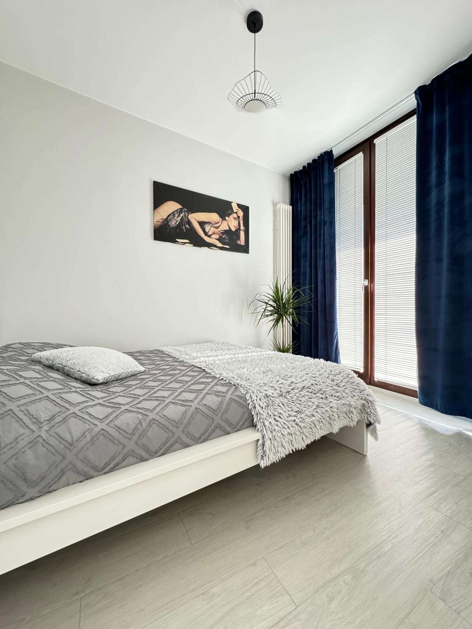 Two Rooms Apartment Triton Park Варшава Экстерьер фото
